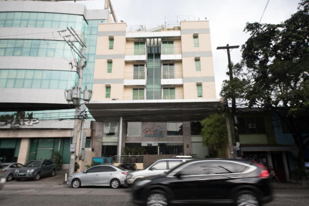 Festive Hotel Makati Paco Extérieur photo