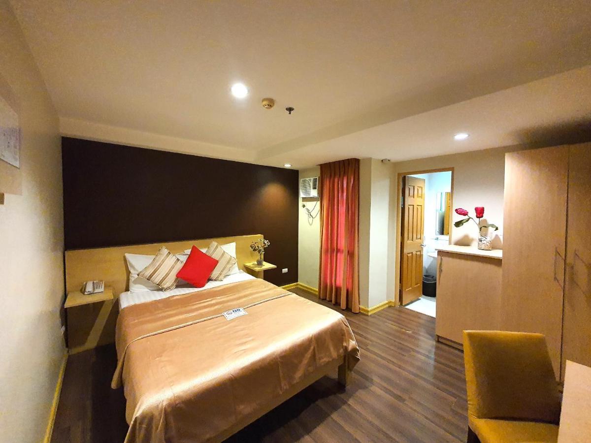 Festive Hotel Makati Paco Extérieur photo