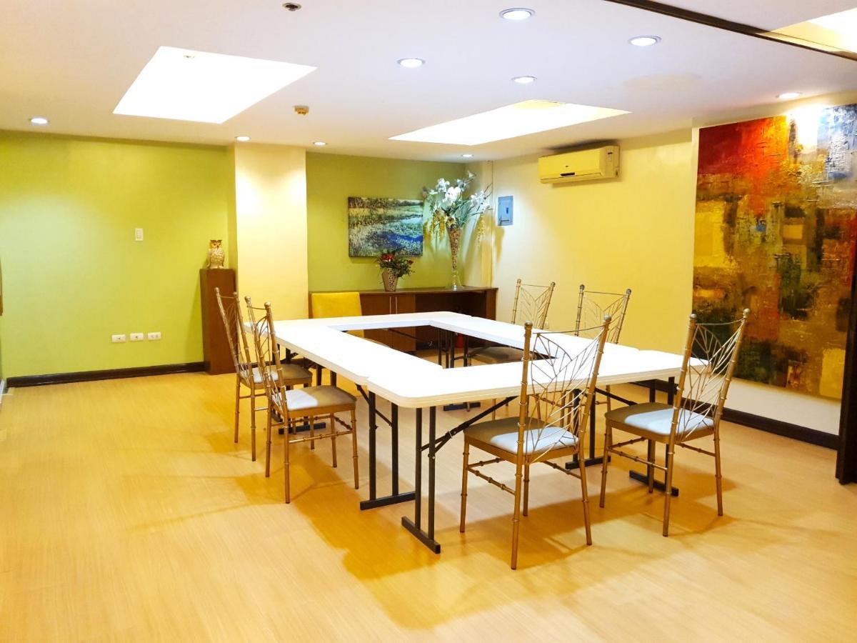Festive Hotel Makati Paco Extérieur photo