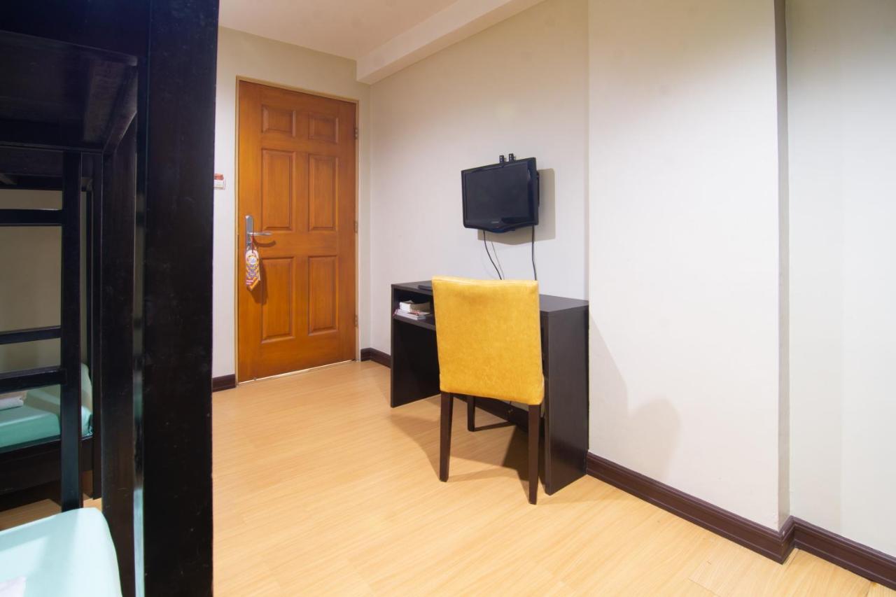 Festive Hotel Makati Paco Extérieur photo