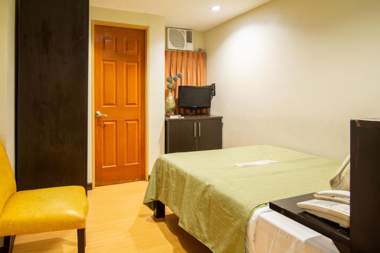 Festive Hotel Makati Paco Extérieur photo