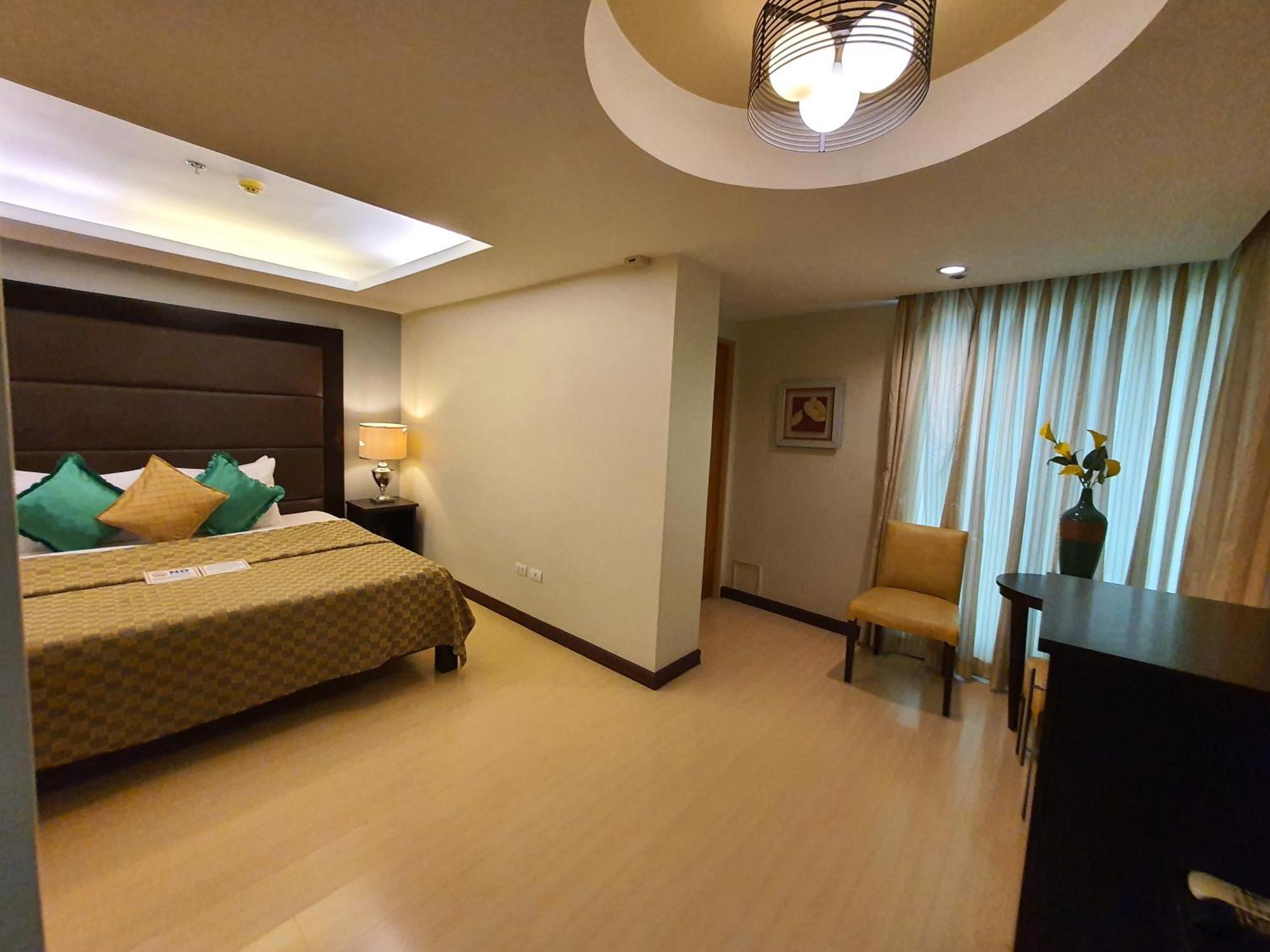 Festive Hotel Makati Paco Extérieur photo
